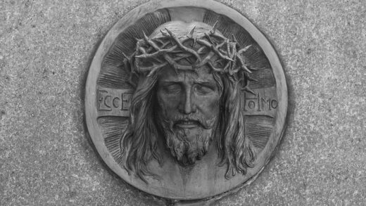 Image of Christ in the Cemitério da Consolação, São Paulo, Brazil.